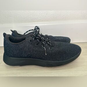 Allbirds in black (or SUPER dark grey)! Men’s 11
